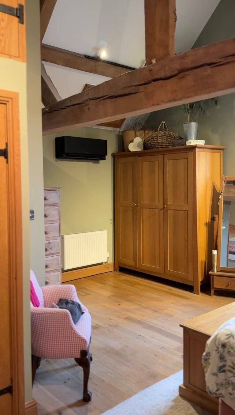 Air con in a bedroom