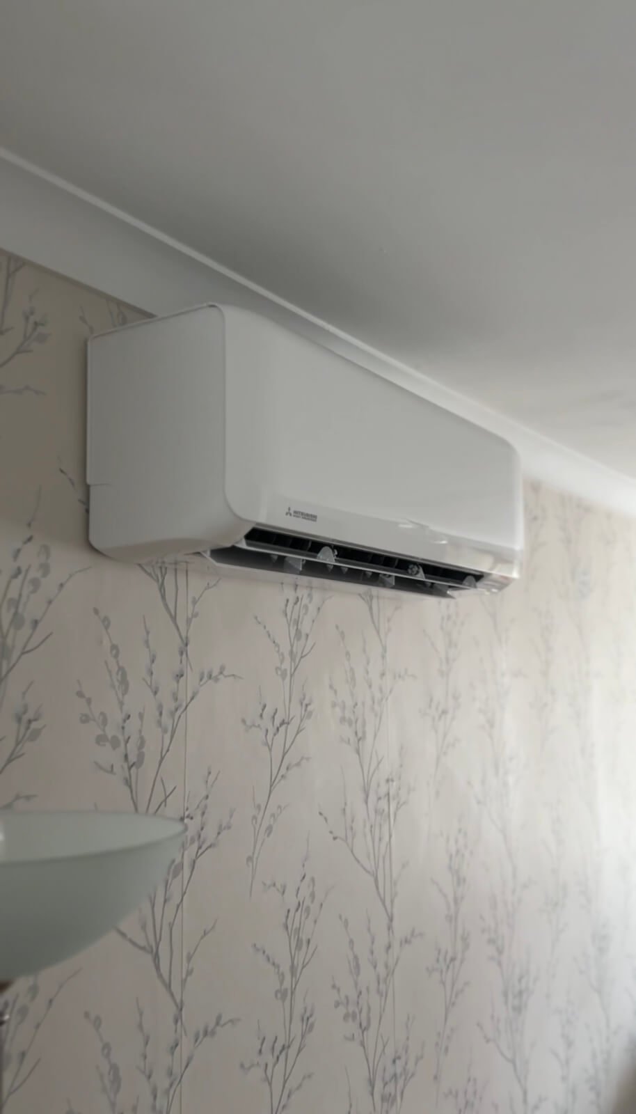 premium wallmounted air conditioning unit
