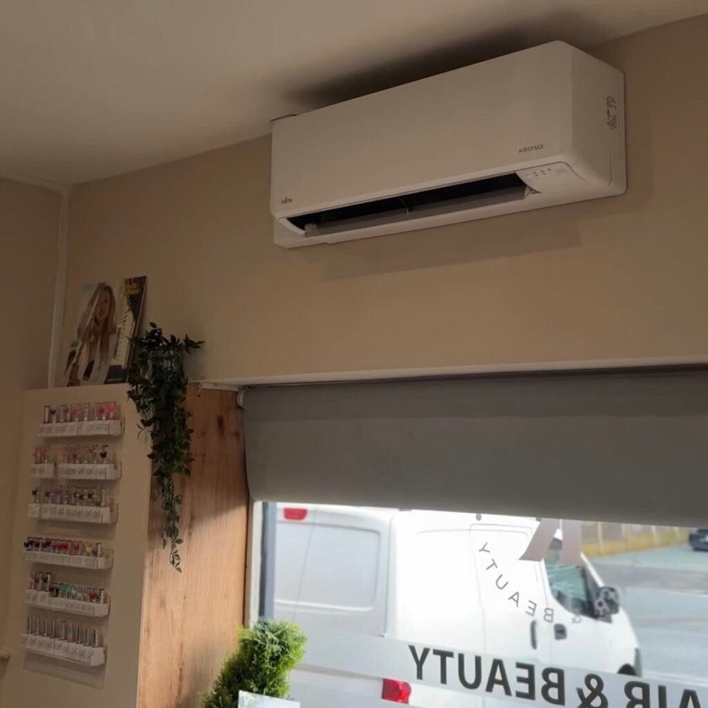 Air conditioning installation in a salon